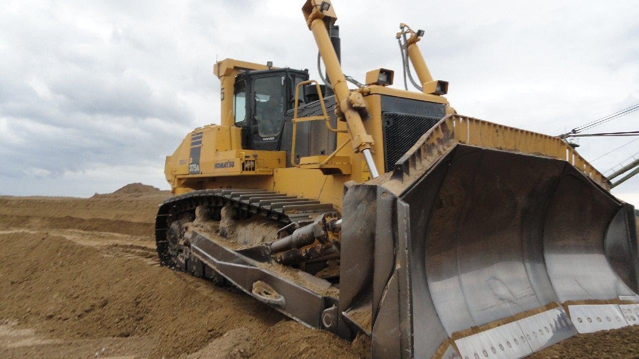 Машинист бульдозера новосибирская область. Komatsu d375. Komatsu d375a-5. Komatsu d375a-6. Гусеничный бульдозер.