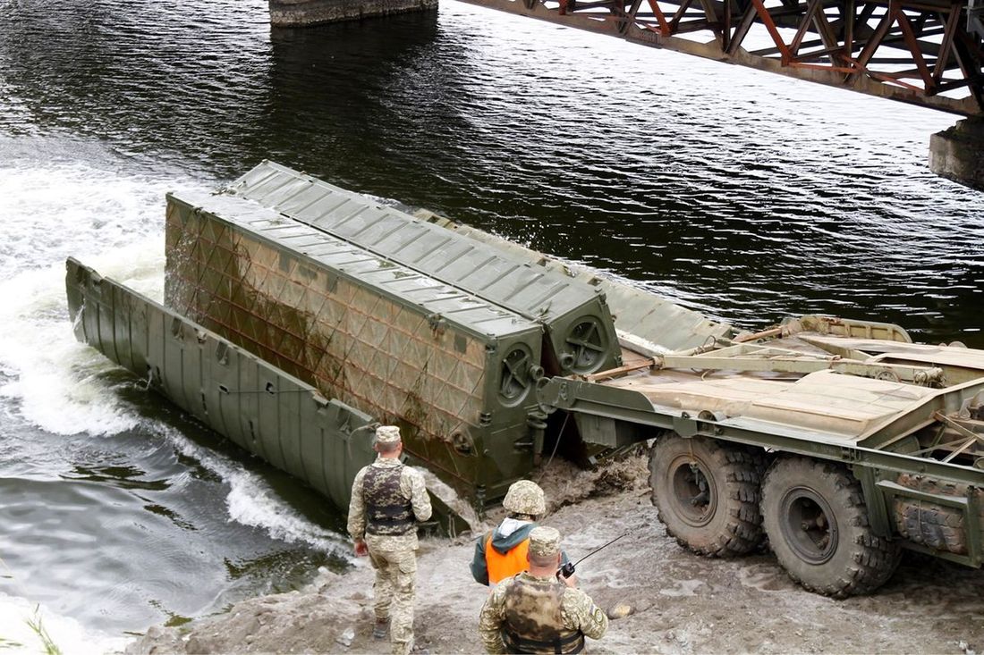 Понтонные мосты военные фото